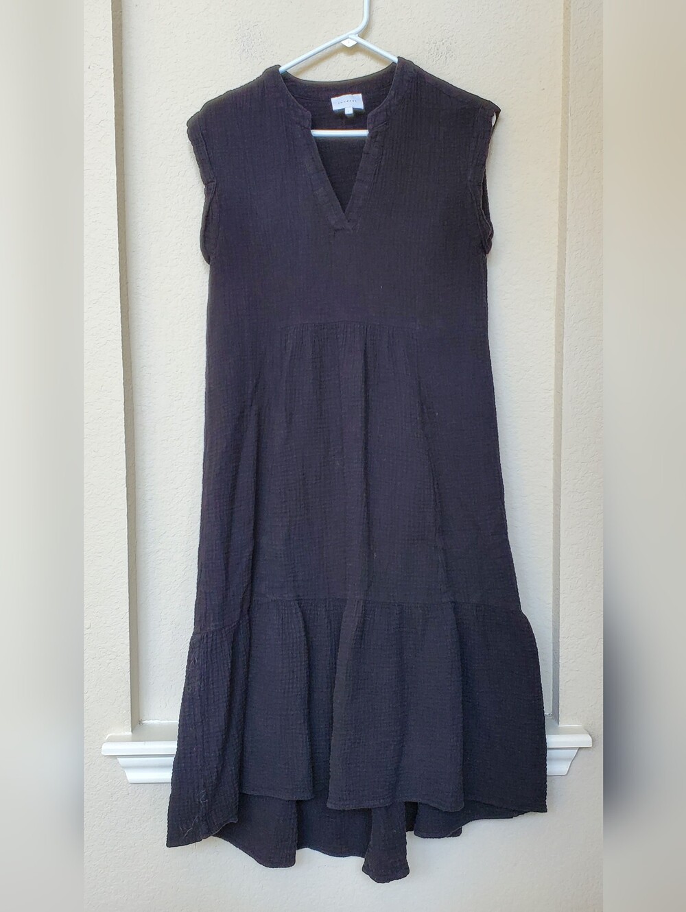 sundays Black V-Neck Cotton Gauze Midi Dress.  Size Small